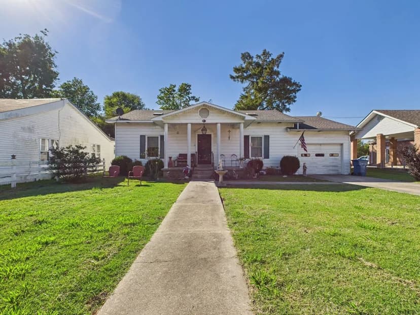 Charming 2-Bed, 2-Bath Home For Sale in Gideon, MO