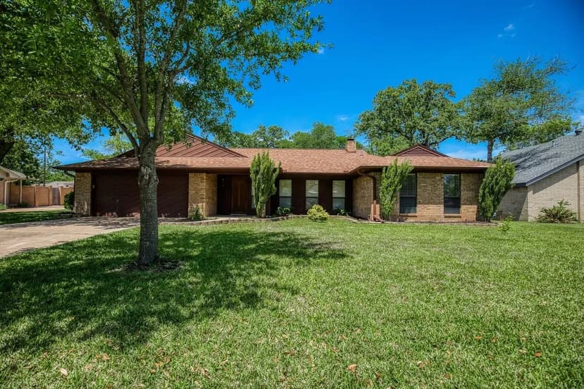 Windood Drive Residence