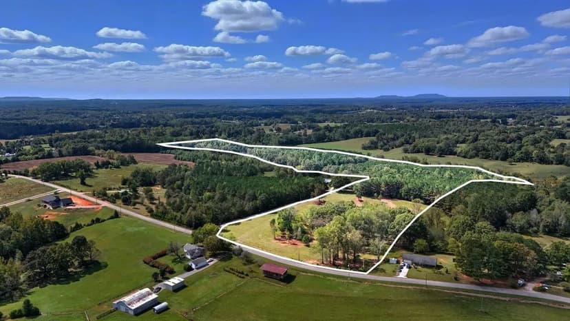 43 ± Acres – Fenced Tennessee Farm with Pasture, Timber & Utilities in Sparta, TN