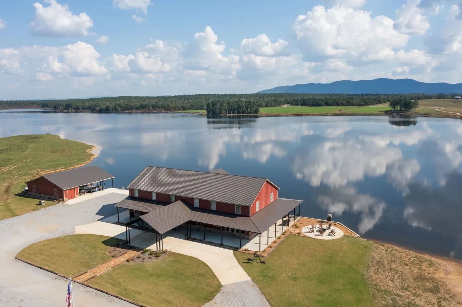 Sugar Creek Trophy Farm - Centre, Alabama, 36272
