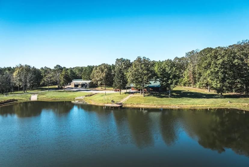 Cliffs Lake - A Sportsman's Paradise