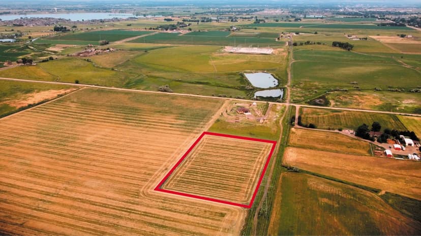 Home, Barn, and 11.92+/- acres near Prattville, Alabama