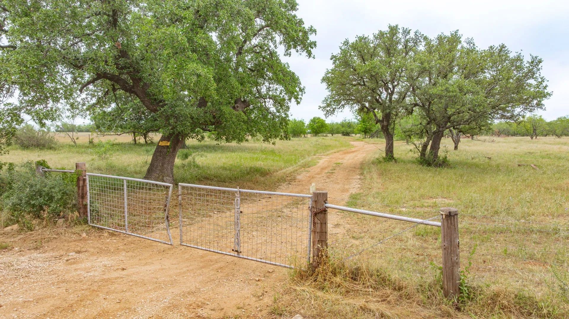 280 Acres of Land for Sale in Comanche, Texas - Comanche, Texas, 76442