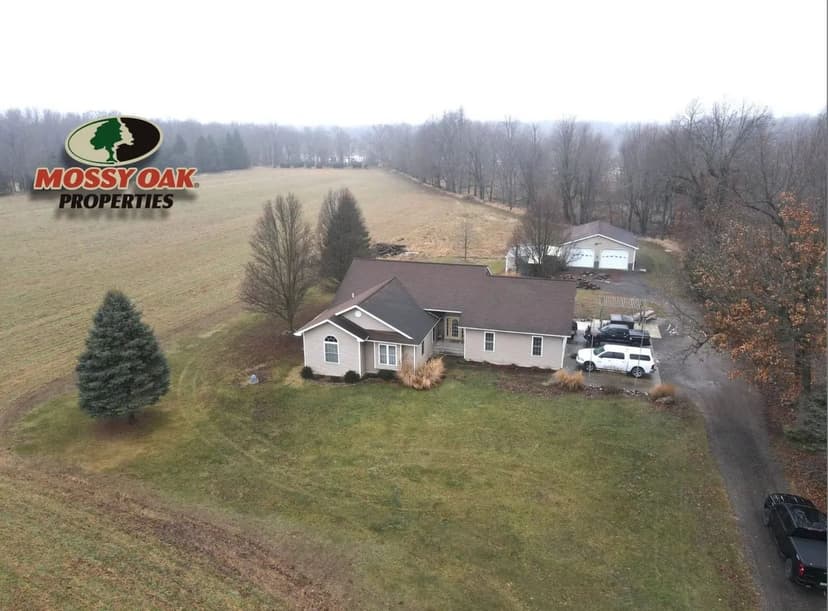 448 N Batavia Rd Coldwater, MI 49036 / 49 +/- AC / 2,350 Sq ft, 3 Beds and 3 Bath / Branch County