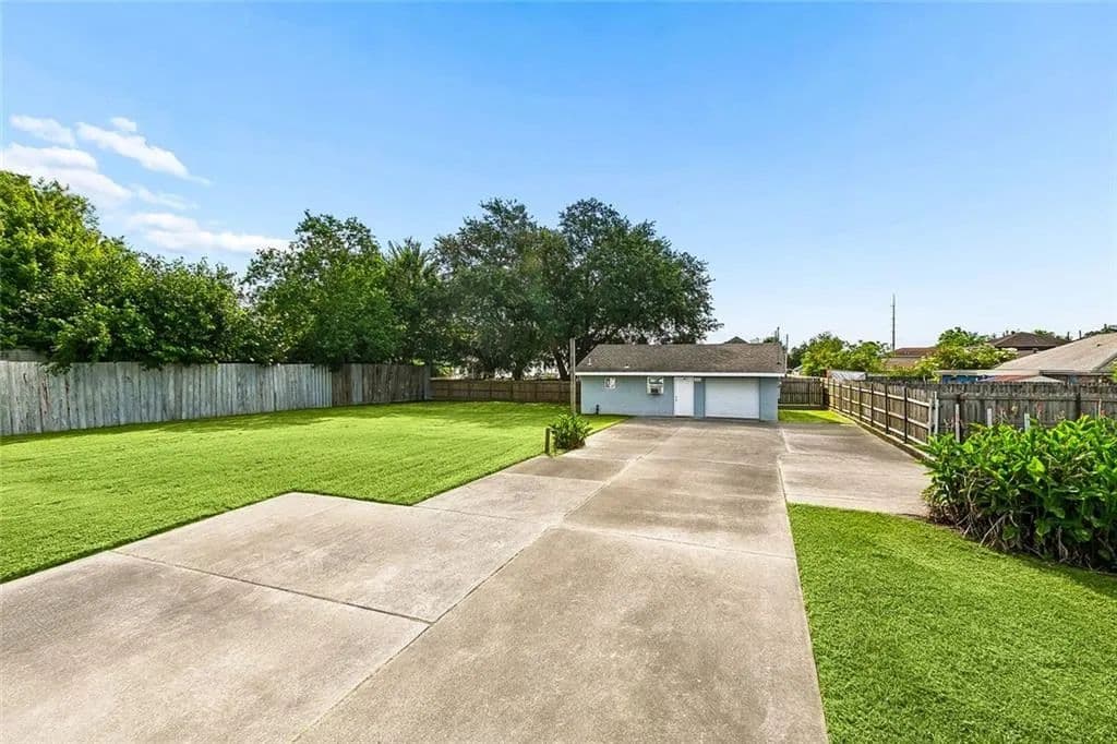 0.29 Acres of Land for Sale in Chalmette, Louisiana - Chalmette, Louisiana, 70043
