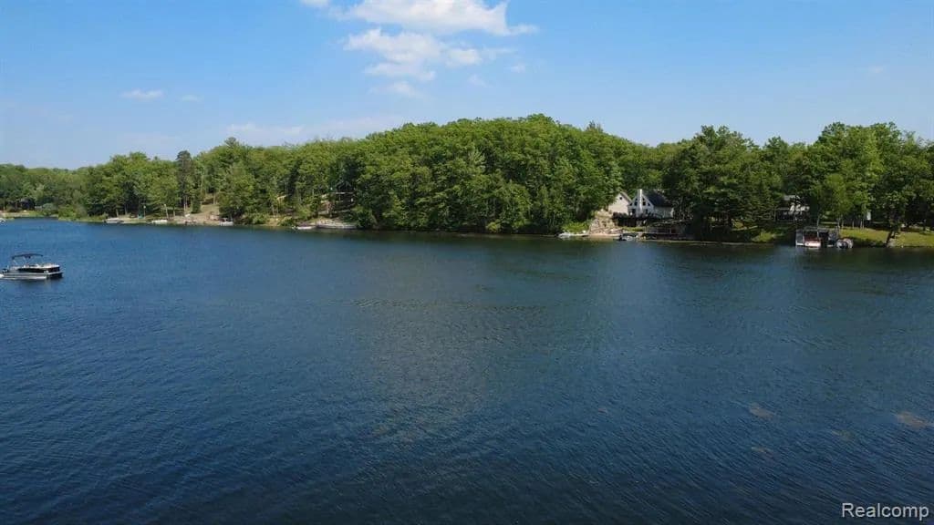 Property from 1872 Indianwood loop - KW - , Michigan, 48661