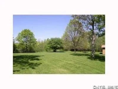 Land -Single Family Acreage in Camillus