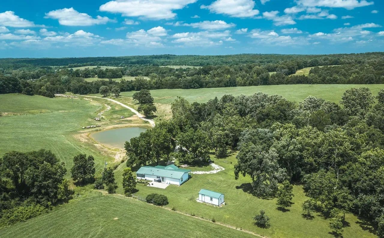 Hidden Spring Ranch - Steelville, Missouri, 65565