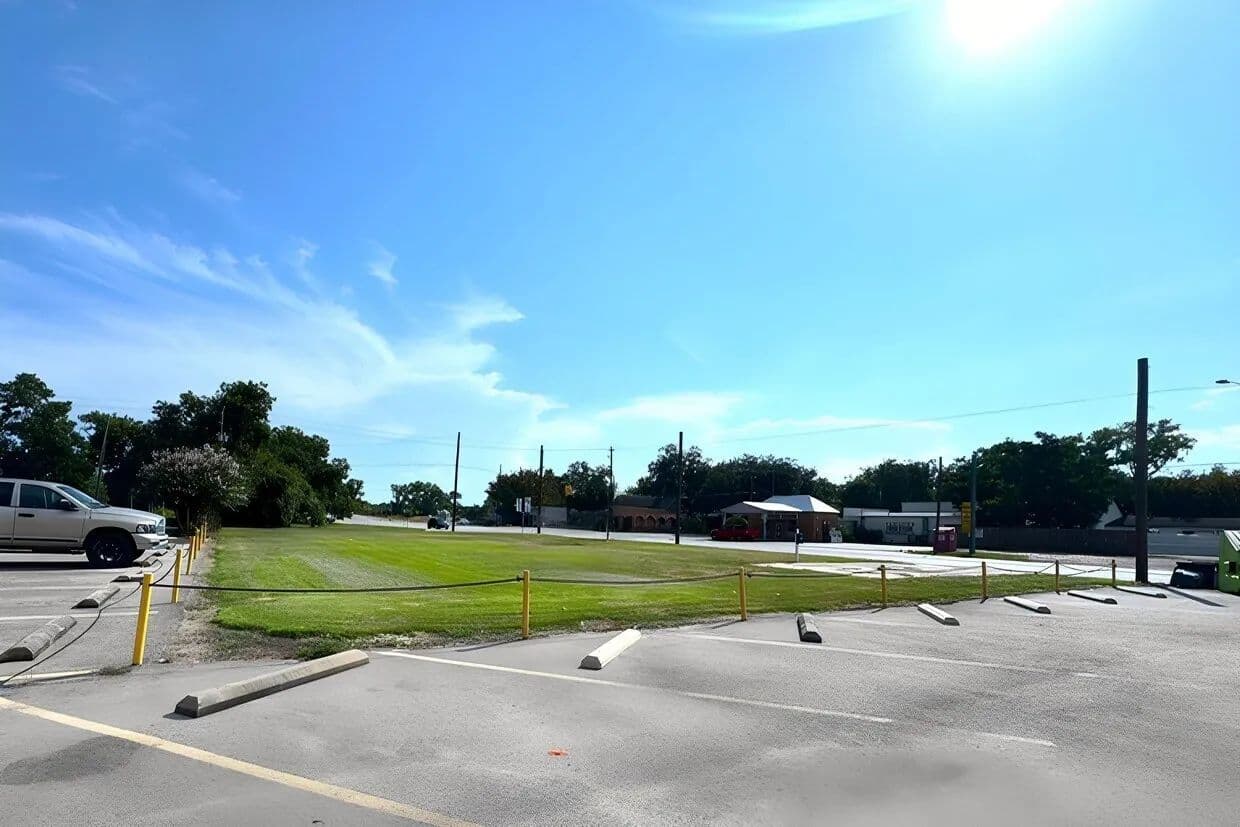 0.31 Acres of Land for Sale in Wharton, Texas - Wharton, Texas, 77488