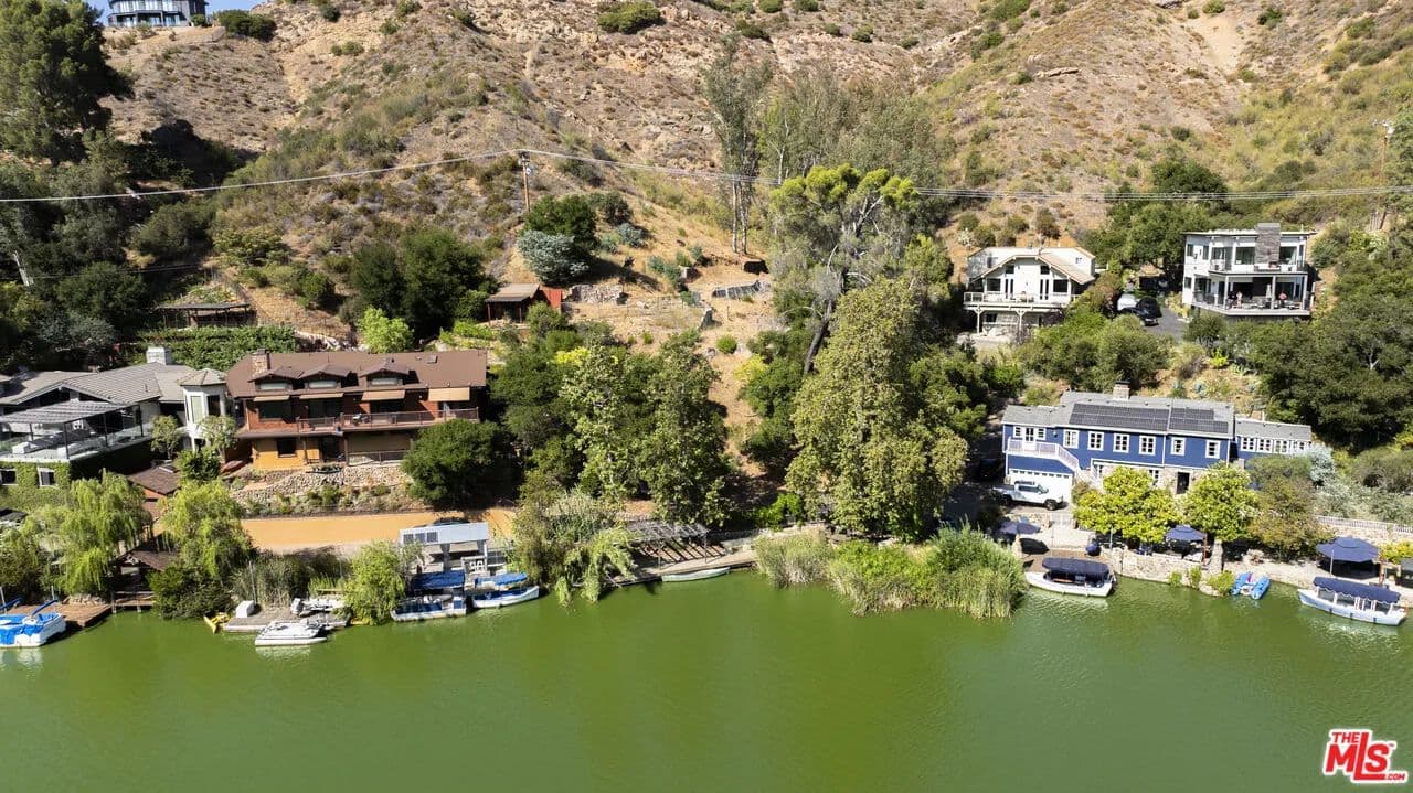 Property from 2100 E Lakeshore Dr - KW - Agoura Hills, California, 91301