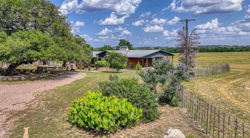 8601 Star Hollow Road, Lipan, Texas 76462