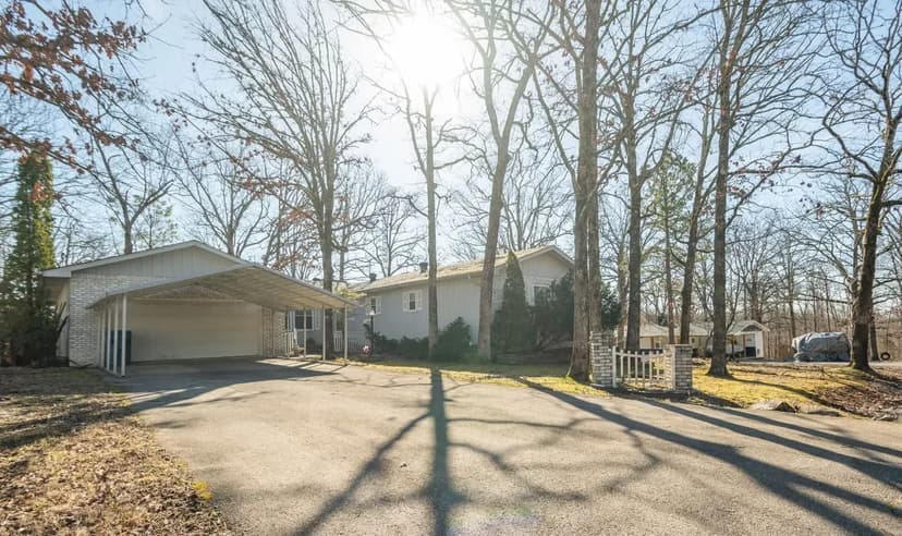 Charming 4-Bedroom Home Near Lake Wappapello