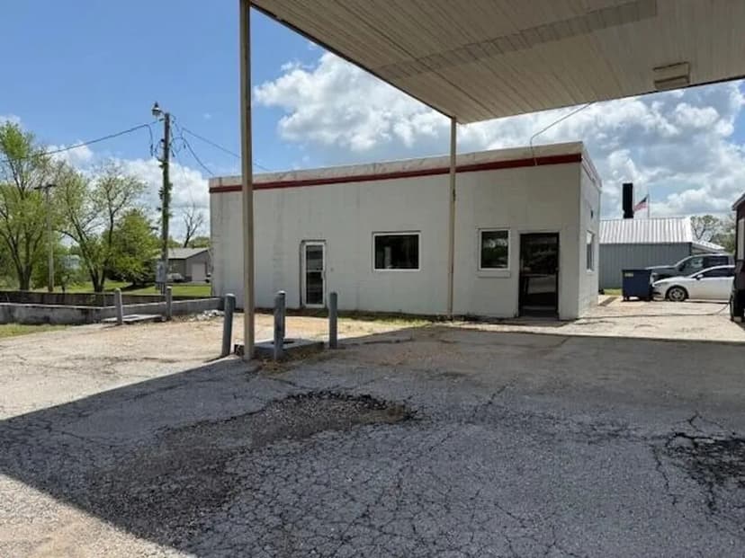 1516 Sq. Ft Commercial Building, State Highway 106 Summersville,MO
