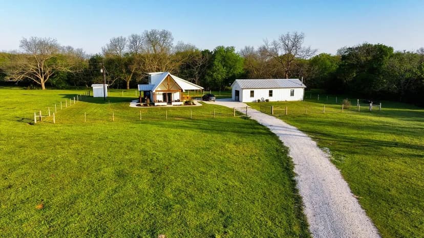 459 Colwell Road, Forestburg, Texas