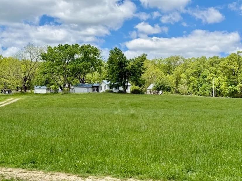 159.8 Pasture/Woods Live Water, Ponds, Outbuildings, 3 Bed/2 Bath