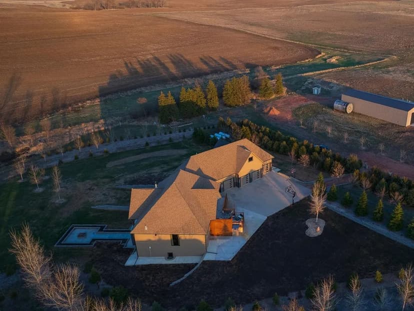 Whispering Pines Executive Acres