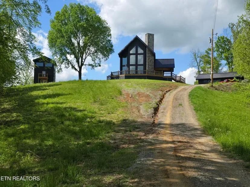 Dream cabin on 153ac in Hancock County Tennessee