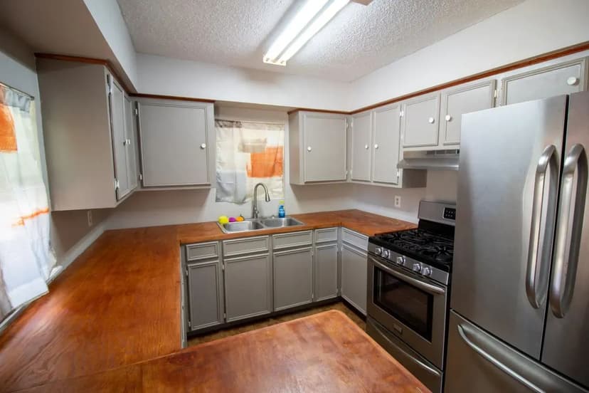 6244 N Sandy Hollow Road