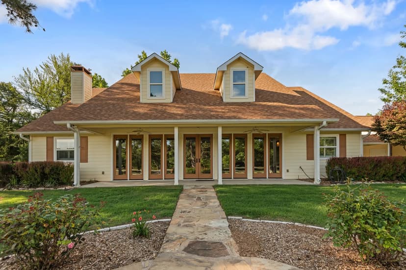 Texas Cattle Horse Recreational Ranch for Sale East of Dallas | Homes Lakes Hunting Fishing