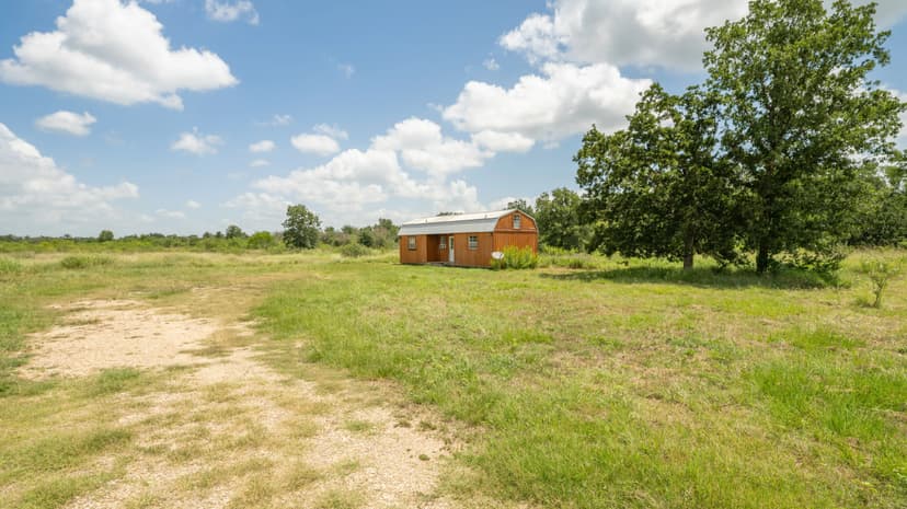 22 Acres in Milam County