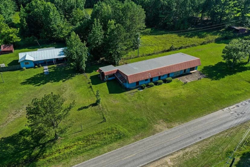 House, Restaurant, Barber Shop, and Game Room on 4.53 Acres