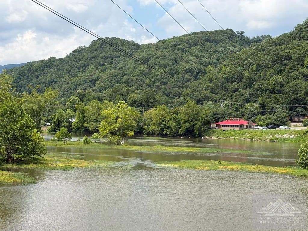 Lots & Land-Other in HINTON - Hinton, West Virginia, 25951