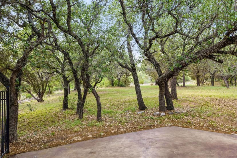 215 Maverick Circle, Horseshoe Bay, TX 78657