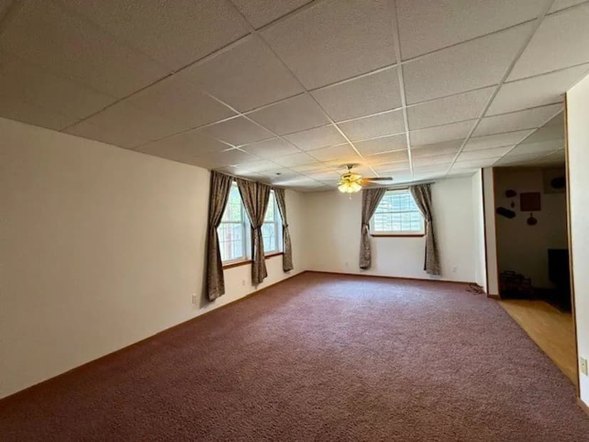 38 Acres, Live Water, 6 Bed/4 1/2 Bath, Texas County