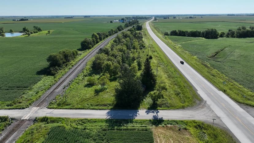 Tract 10 IA-92 HWY E, Cotter, IA 52738