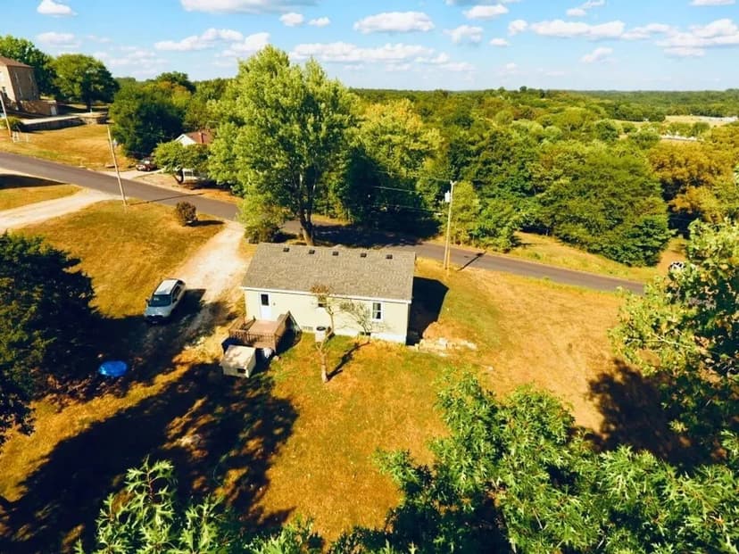 AFFORDABLE COUNTRY LIVING 2.74 ACRES, LOOSE CREEK, MO!