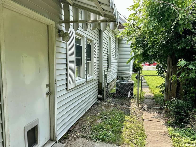 518 Noleman Centralia, IL 62801