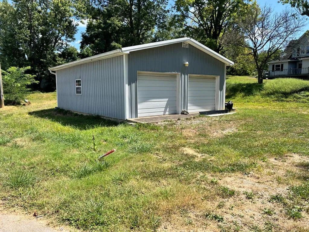 0.33 Acres of Land for Sale in Livingston, Tennessee - Livingston, Tennessee, 38570