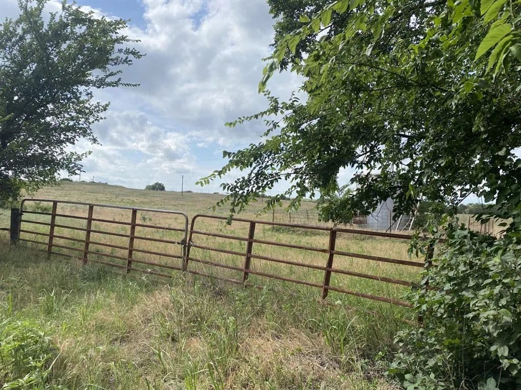140 Acres of Land for Sale in Cement, Oklahoma - Cement, Oklahoma, 73017