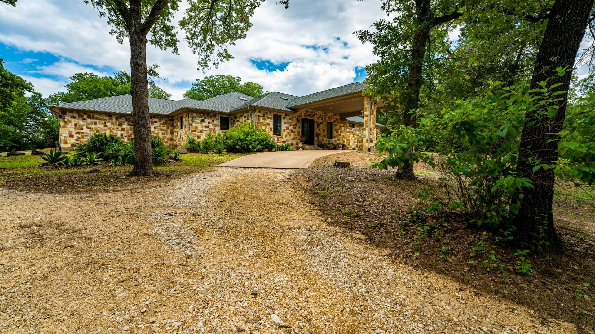 Beautiful 5,163 Sqft Home on 30.46 Acres! - Rockdale, Texas, 76567