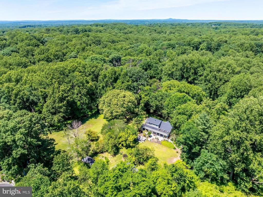 Property from 518 GOLDSMITH LANE - KW - Great Falls, Virginia, 22066