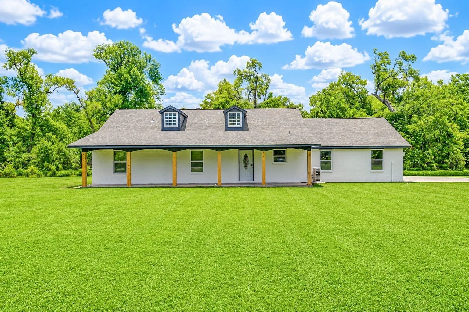 1.56 Acres of Land for Sale in Brazoria, Texas - Brazoria, Texas, 77422