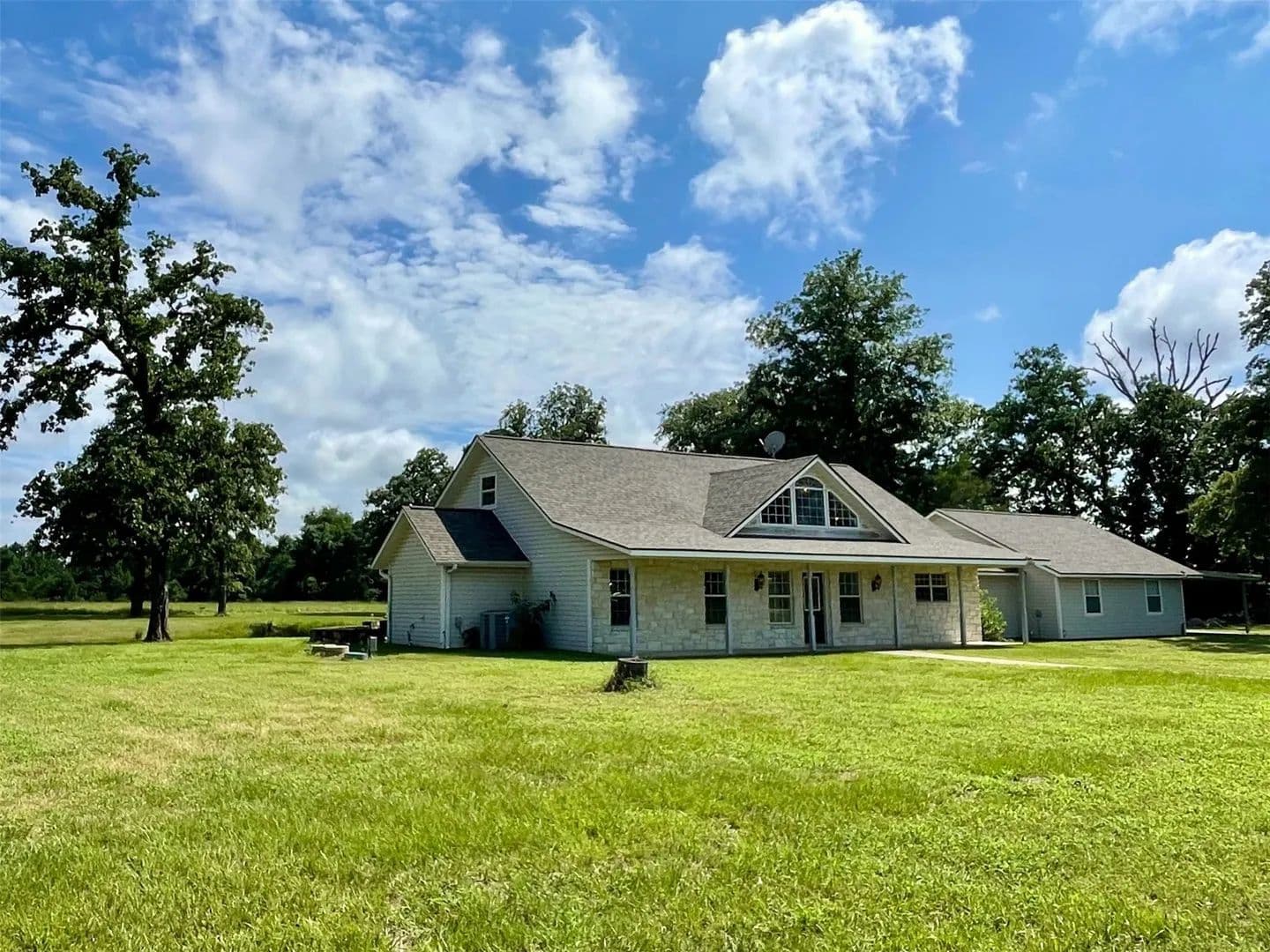 26.6 Acres of Land for Sale in Grapeland, TX - Grapeland, Texas, 75844