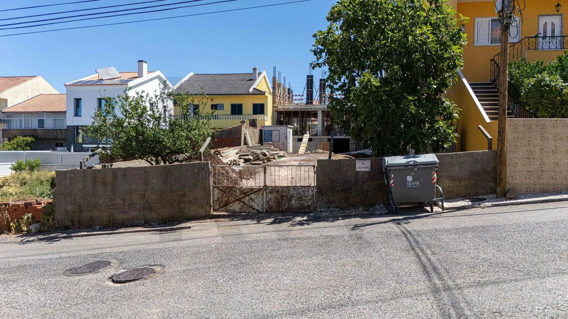 275 Acres of Land for Sale in Ramada e Caneças, Odivelas - land for sale