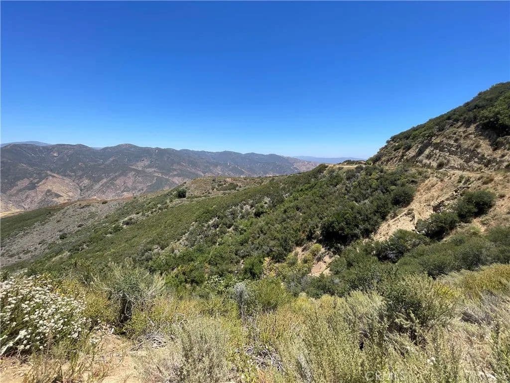 24.97 Acres of Land for Sale in Castaic, CA - Castaic, California, 91384
