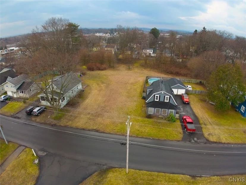 Land -Single Family Acreage in North Syracuse
