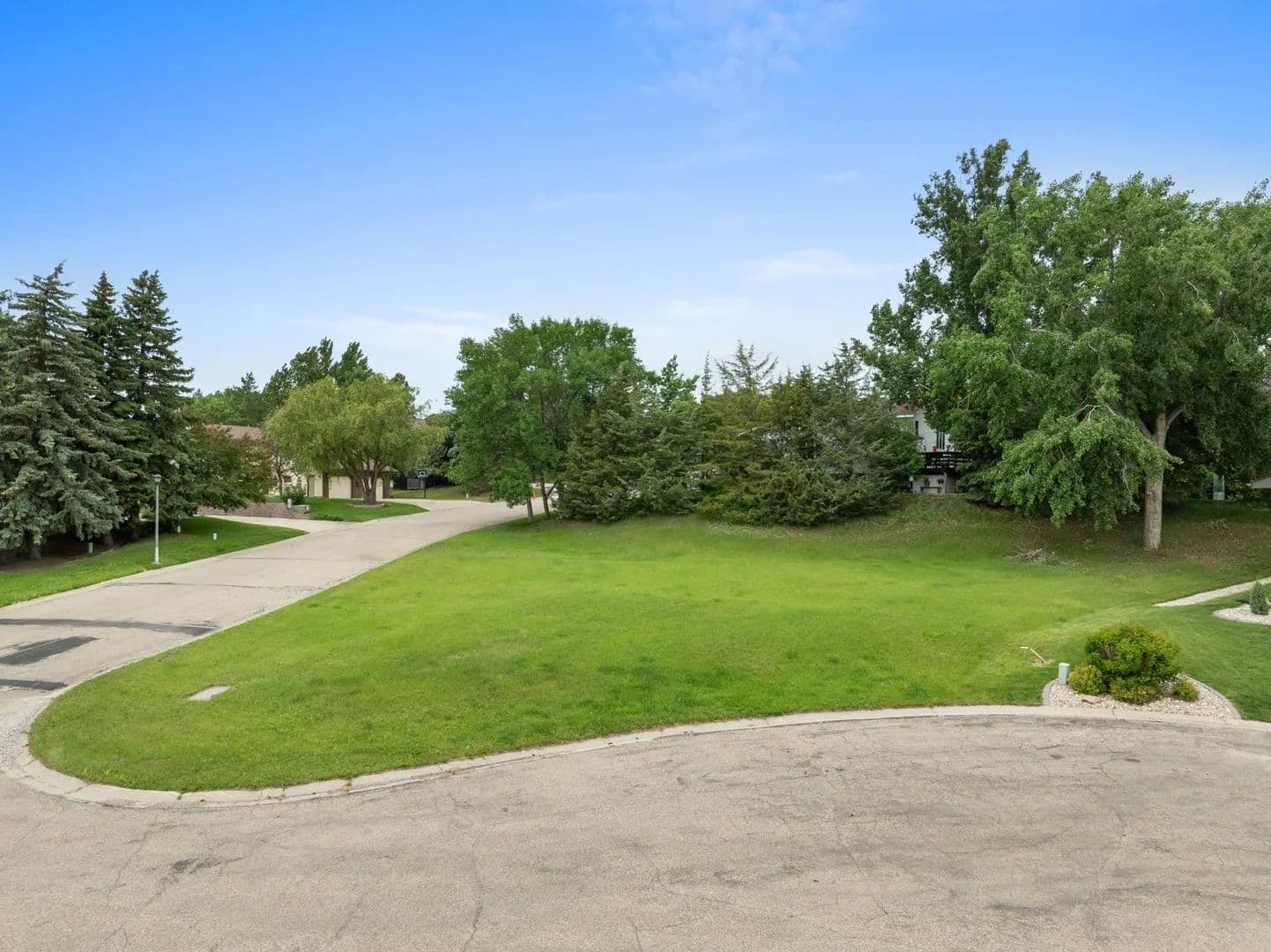 Property from 936 NW 26th St - KW - Minot, North Dakota, 58703