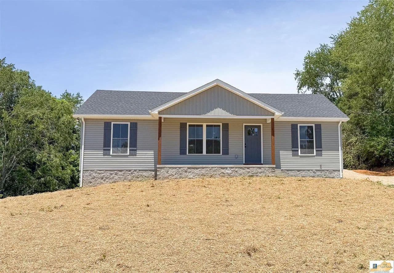 1.3 Acres of Land for Sale in Glasgow, KY - Glasgow, Kentucky, 42141