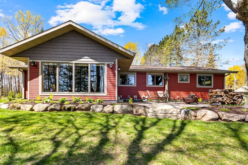 Lakefront Home in Oneida County, Wisconsin for Sale - 2.62 Acres