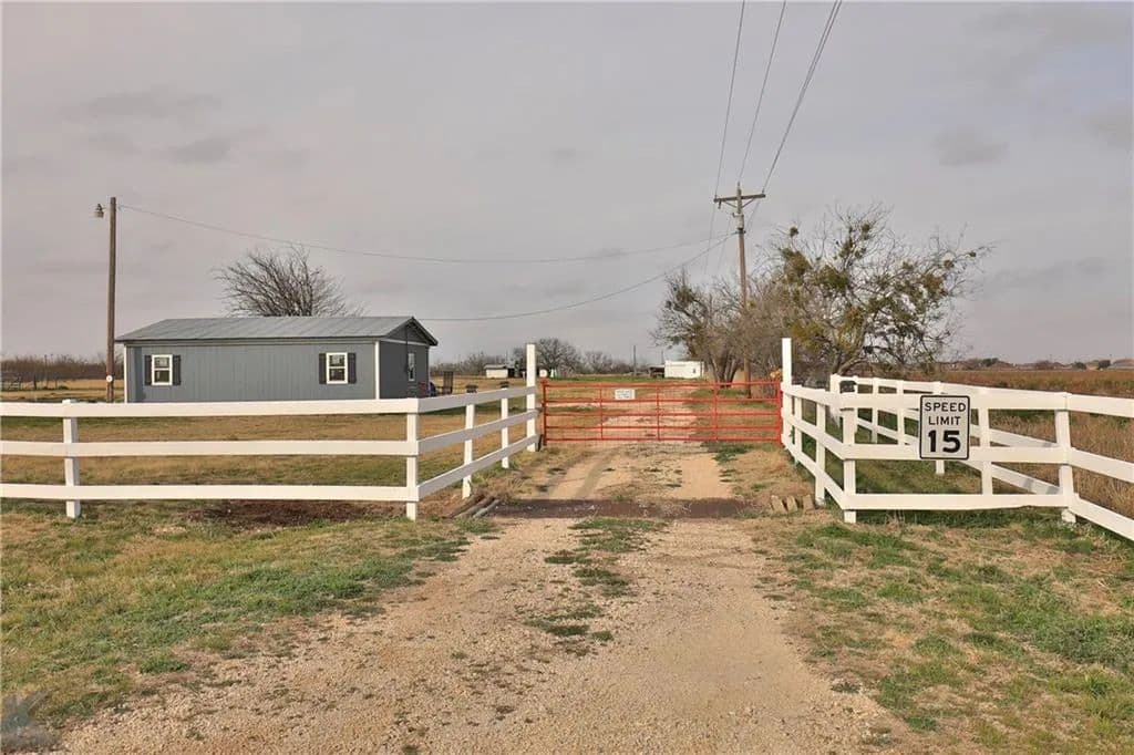 Property from 3202 Bishop Road - KW - 79606