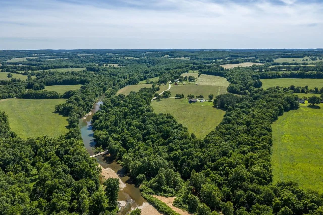Lone Pine Ranch - Houston, Missouri, 65483