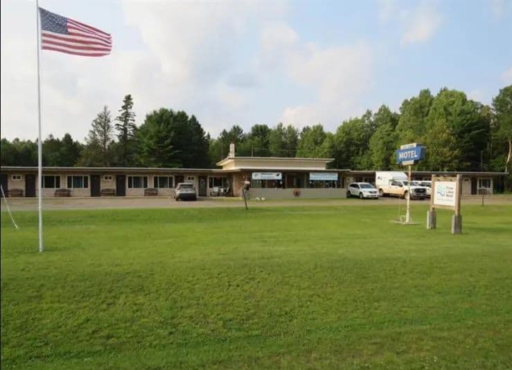 Quaint U.P. Motel with Caretakers Unit 50219203 - Michigamme, Michigan, 49855