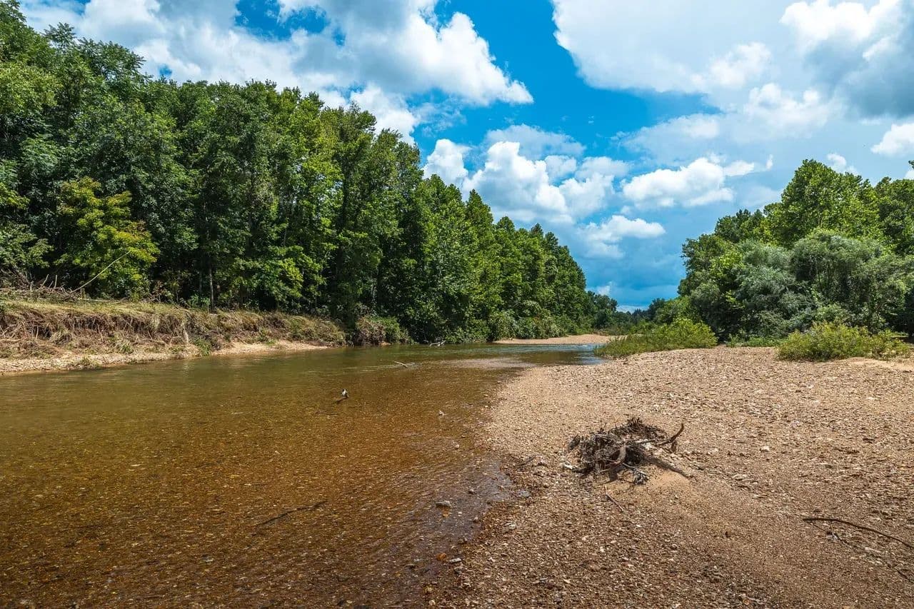 Prime Huzzah Creek, 81 acres, updated farmhouse in CrawfordMo - land for sale