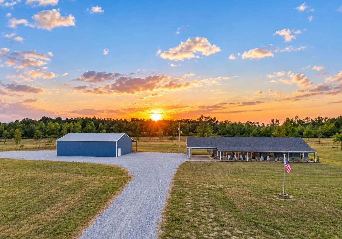 Clanton Home And Shop Property - Clanton, Alabama, 35045