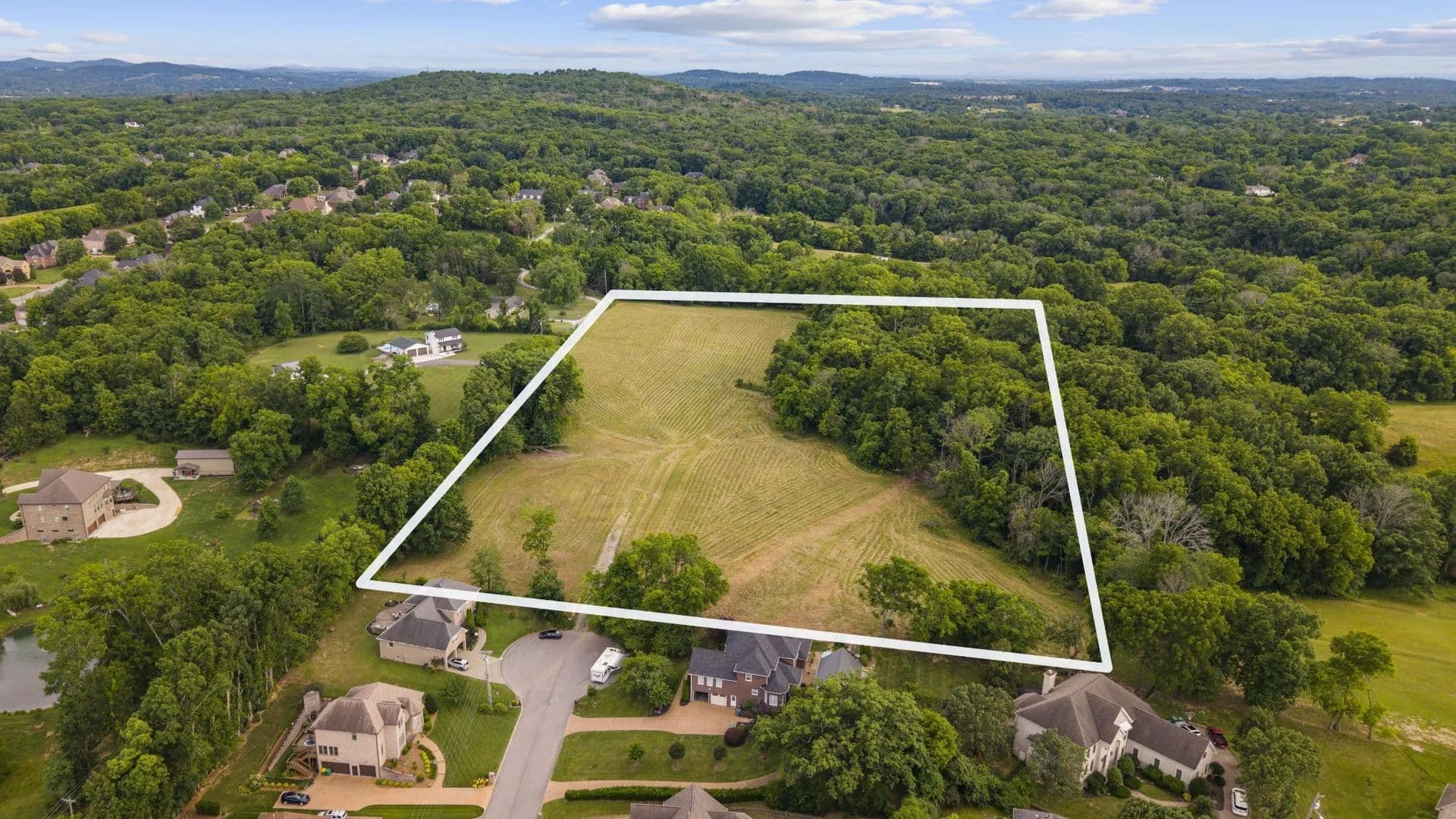 11.79 Acres of Land for Sale in Lebanon, Tennessee - Lebanon, Tennessee, 37087