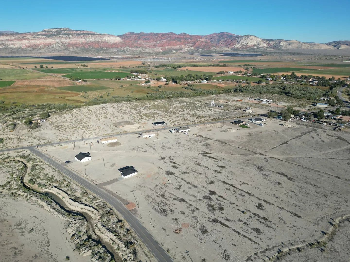 Land -Single Family Acreage in Sigurd - Sigurd, Utah, 84657